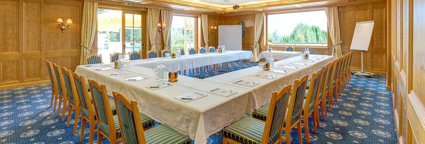 Seminar im Saal Theres