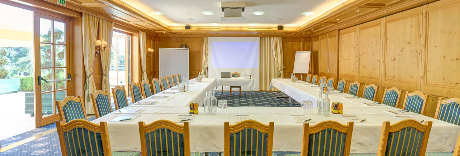 Seminar im Saal Theres