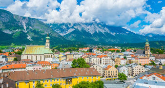 Blick auf die Stadt Hall in Tirol