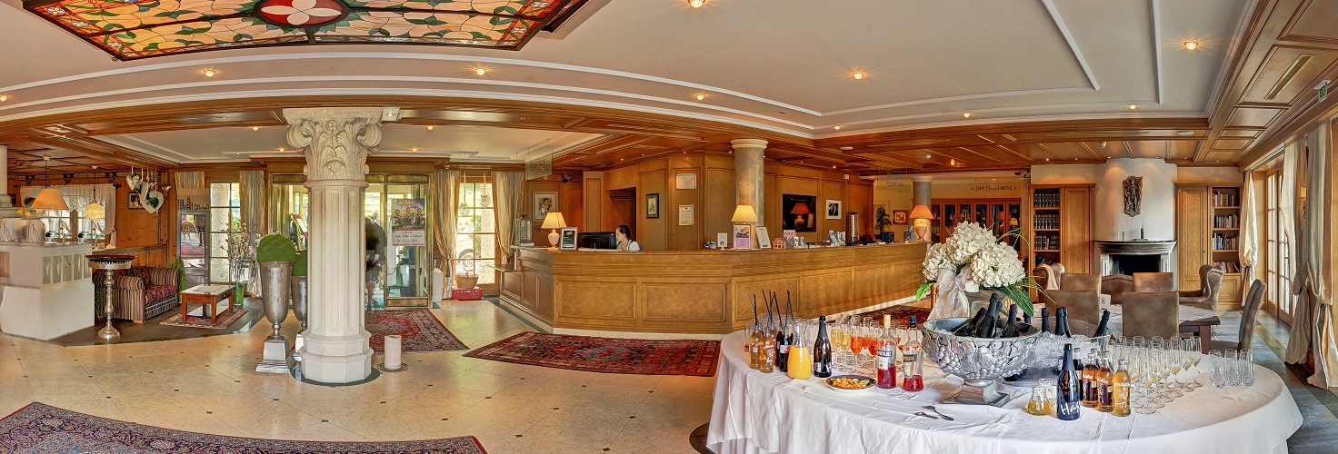 Hochzeitslocation Agape Hotelhalle