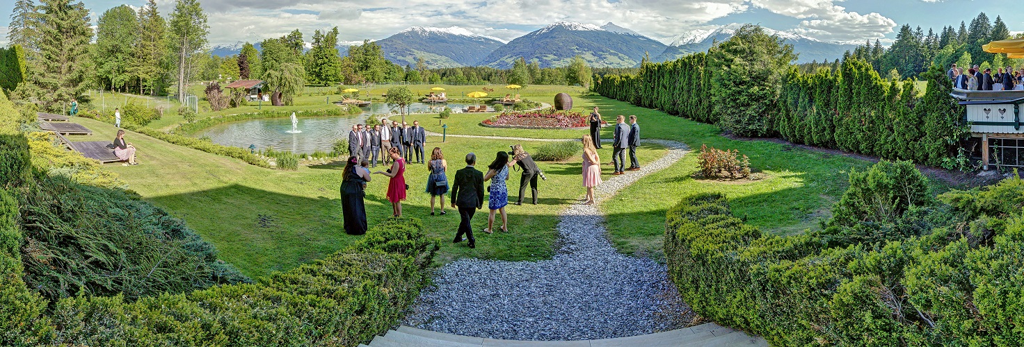 Hochzeitslocation Hotelterrasse Garten